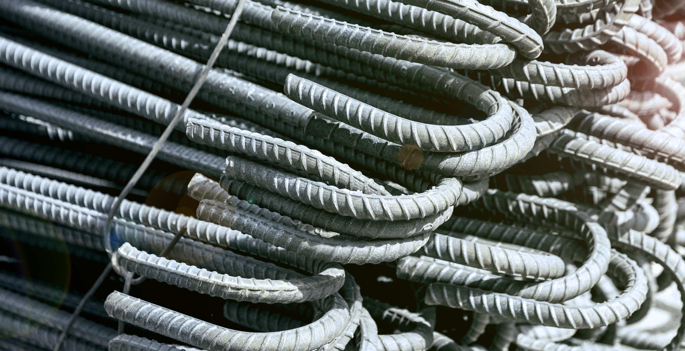 Acopio de hierros doblados